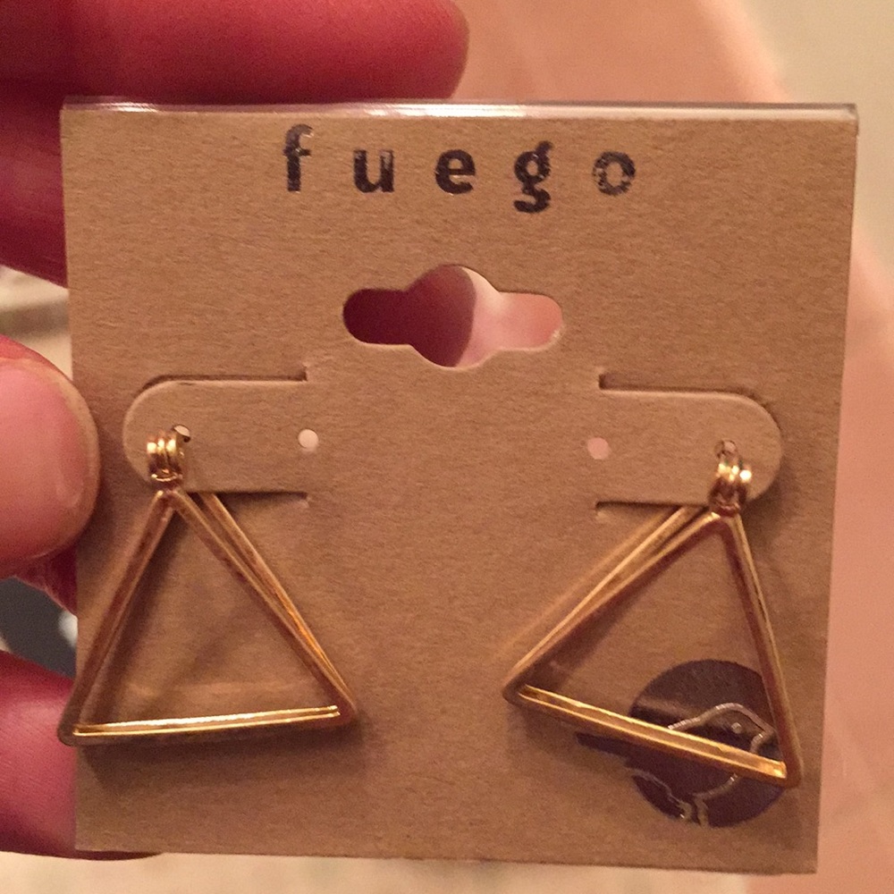 NWOT Fuego earrings